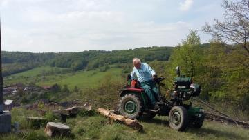 Príprava dreva na vatru - 4.5.2016 - Mojžiš Marián Príprava dreva na vatru - 4.5.2016 - Mojžiš Marián